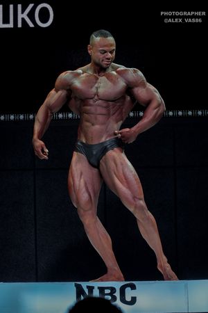 CLASSIC PHYSIQUE